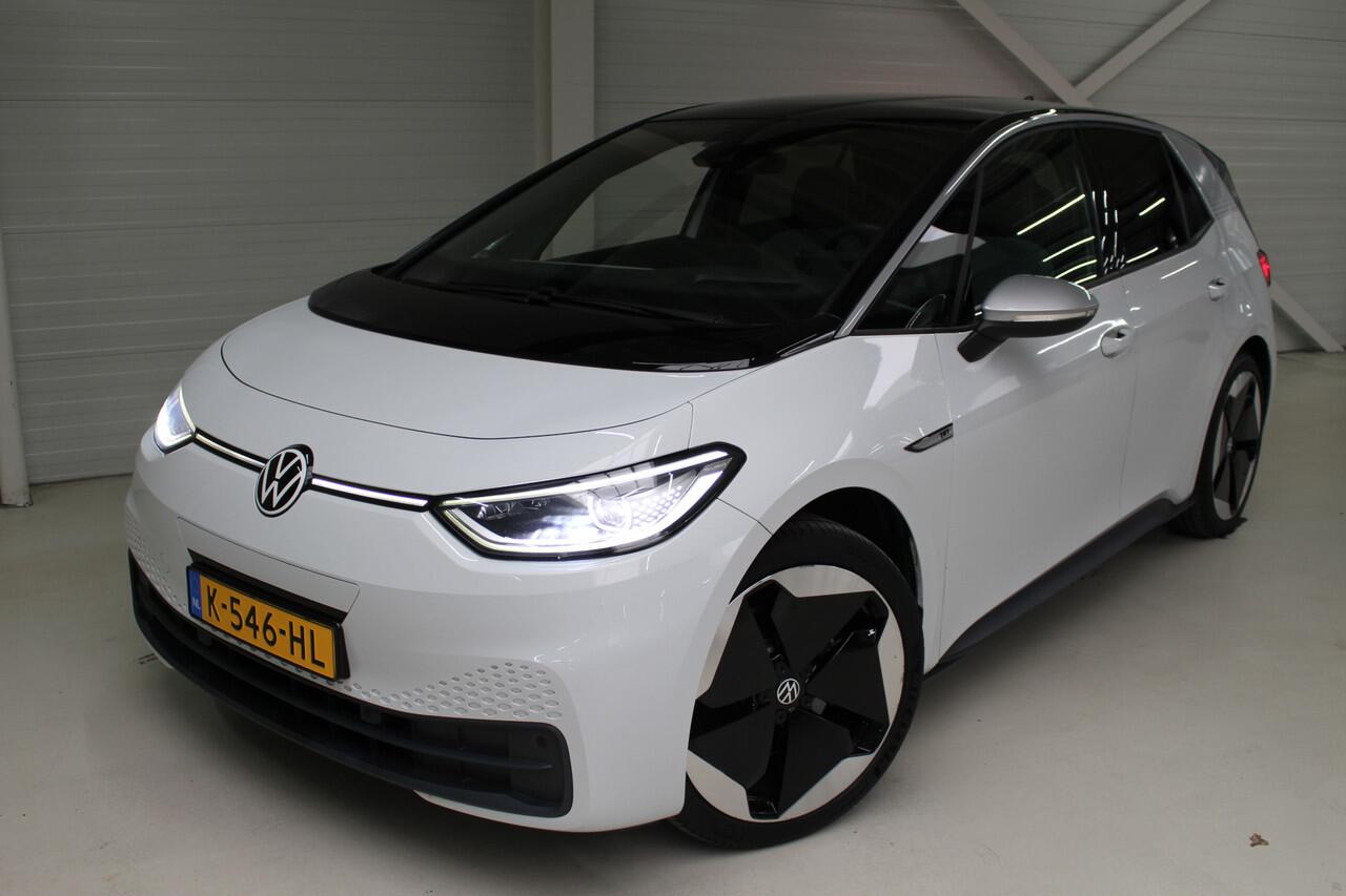 Volkswagen ID.3 First Max 58 kWh Panoramadak | Camera | El. stoelverstelling + massage | IQ-Light