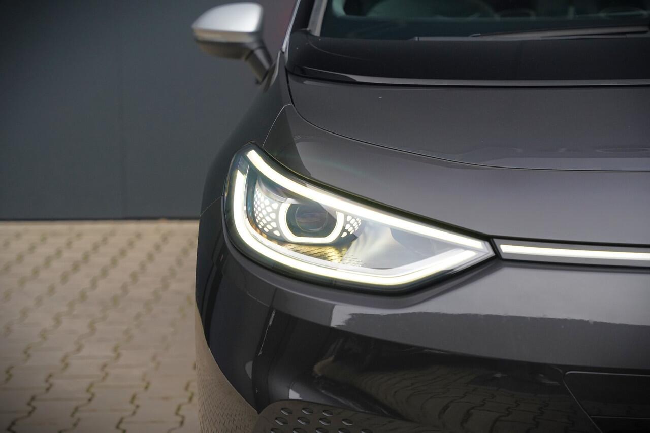 Volkswagen ID.3 First Plus 58 kWh | Stoelverwarming | Stuurverwarming | Camera | Adaptive Cruise Control | Navigatie | Standkachel | Keyless | Parkeersensoren | LED | Apple Carplay | BTW |