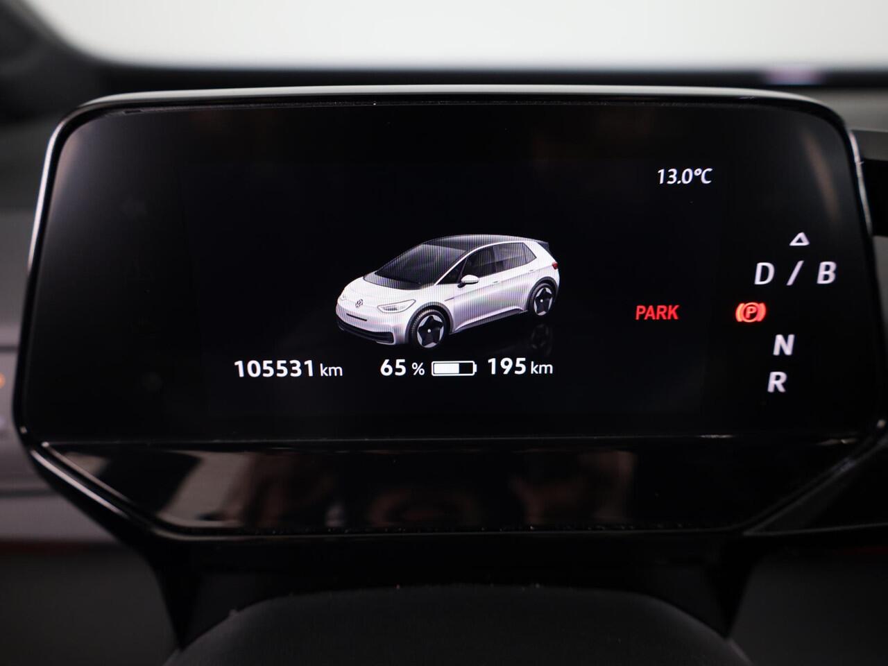 Volkswagen ID.3 First 58 kWh 204 PK | Navigatie | Parkeersensoren | Stoelverwarming | Apple car play / android auto