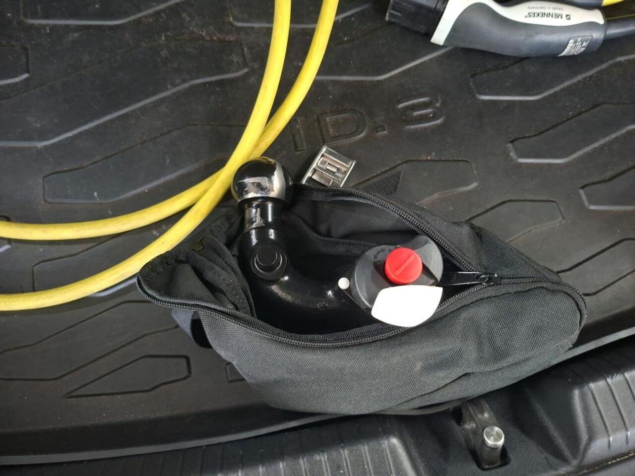 Volkswagen ID.3 First Max 58 kWh | Trekhaak | Panoramadak | LED | Stoelverwarmin