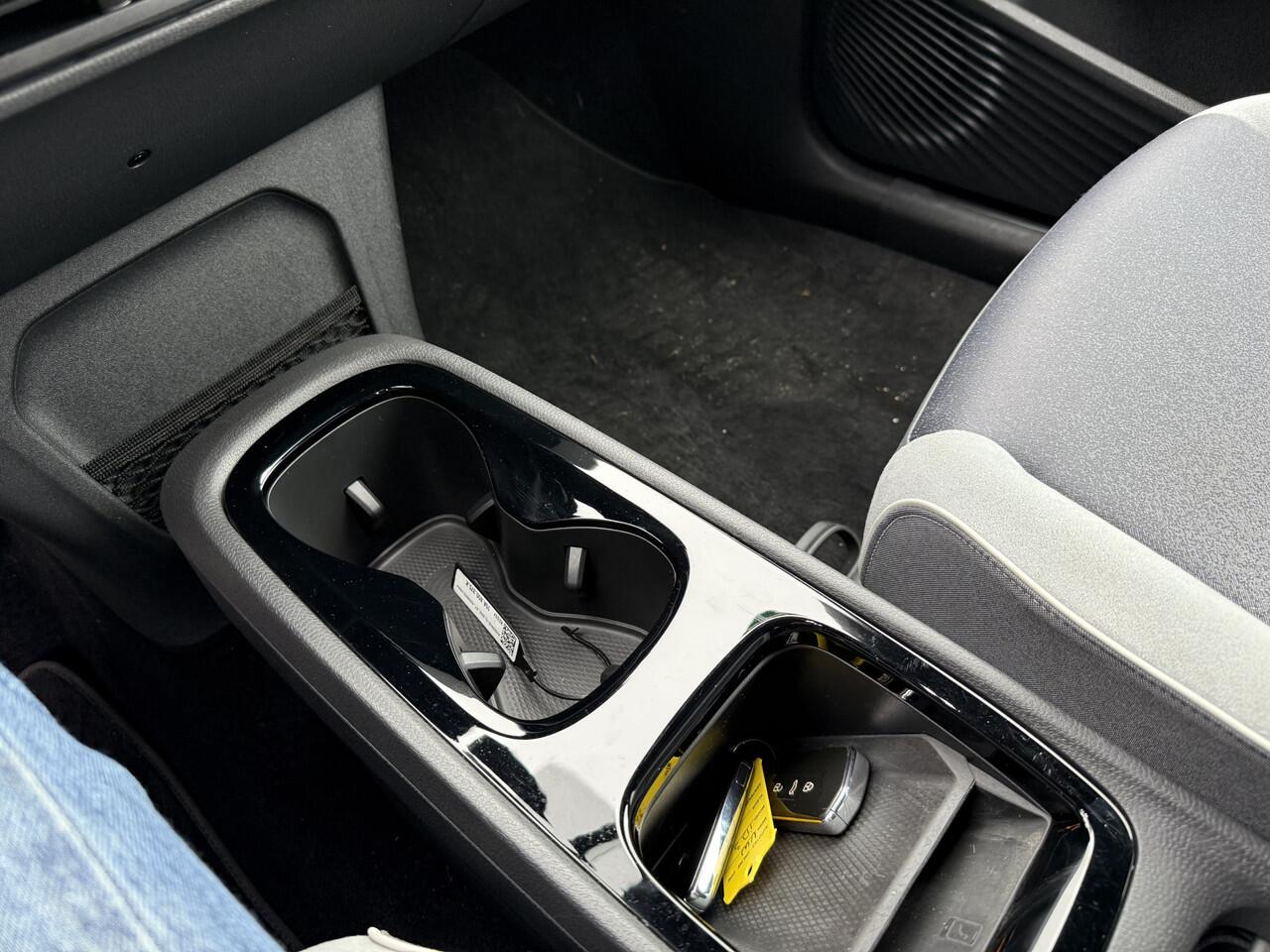 Volkswagen ID.3 BWJ 2020 First Plus 204 PK 58 kWh IQ. LICHT | ADAPTIVE CRUISE | FULL LED | STOEL + STUUR VERW. | CAMERA | LMV | PDC