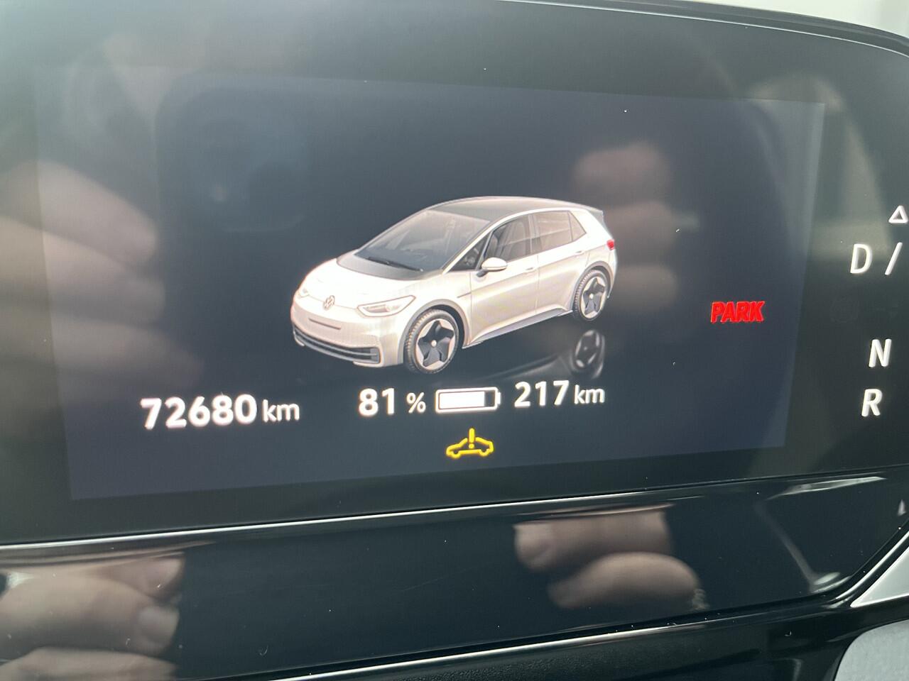 Volkswagen ID.3 First 58 kWh / PARK. SENSOREN/ LED/ NAVI/ STUUR-STOELVERWARM./ ADAPT. CRUISE/ CLIMA/ 18" LMV
