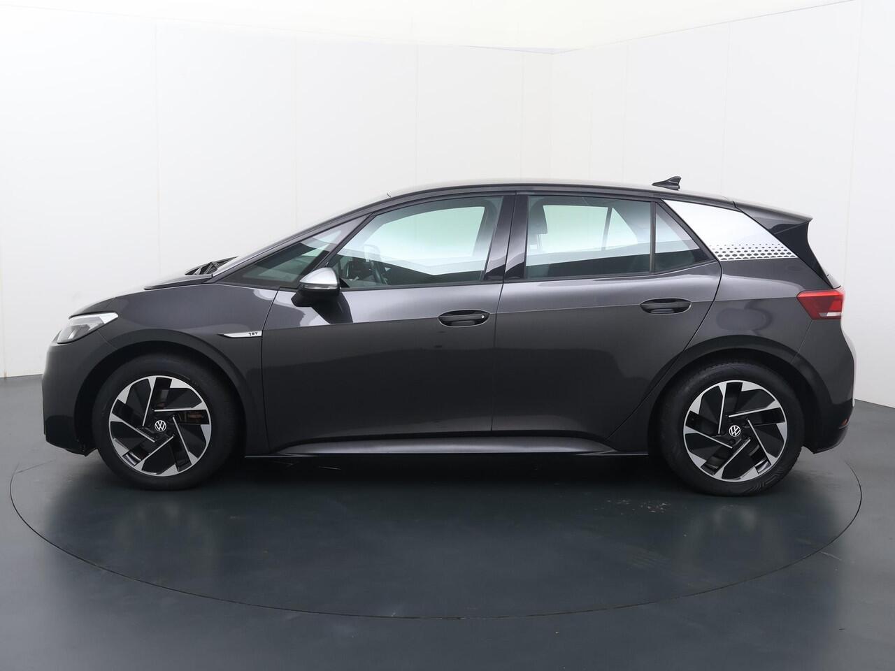 Volkswagen ID.3 First 58 kWh | 204 PK | SoH 89% | Navigatiesysteem | Adaptive cruise control | Voorstoelen verwarmd | Apple Carplay/Android Auto |