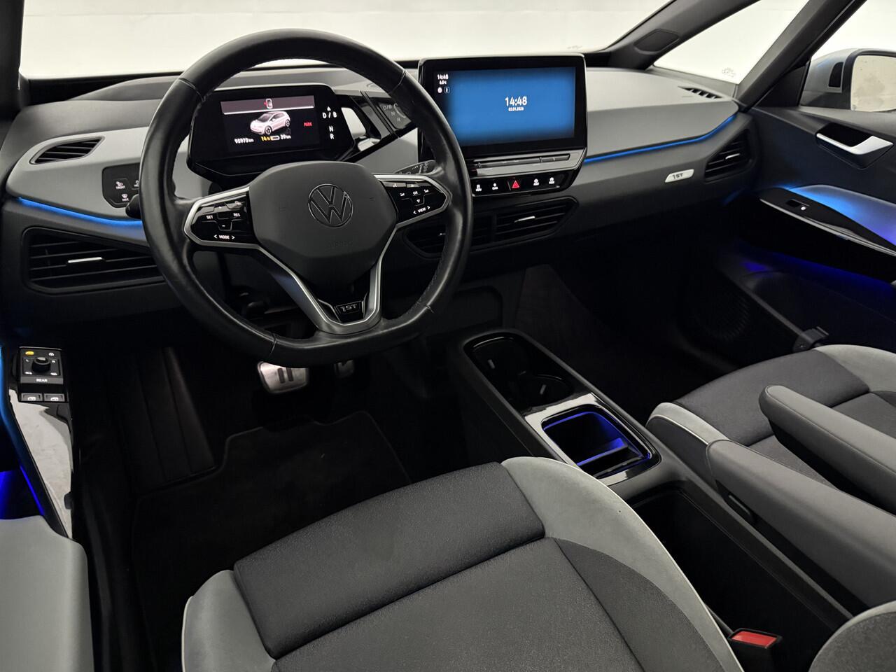 Volkswagen ID.3 First Max 58 kWh | SOH 94% | Snelladen | IQ Lights | Virtual | Pano | Adap. Cruise | Massage | HuD | Camera | Sfeer | Carplay | Stoel/Stuur verw. | NAP