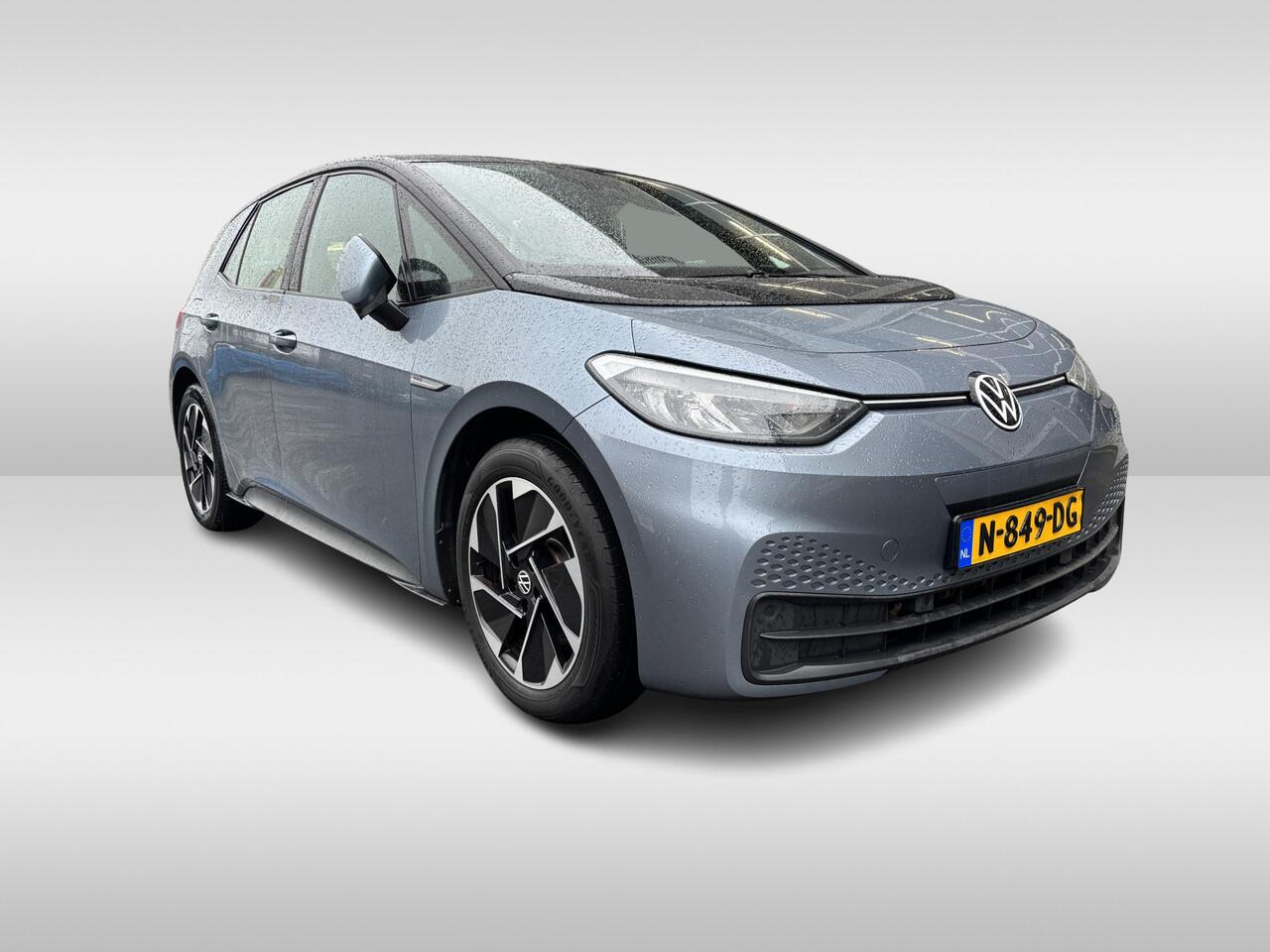 Volkswagen ID.3 Life 58 kWh Led verlichting / Navigatie / Stoelverwarming / App-connect / Parkeersensoren Accu state of health = 89%
