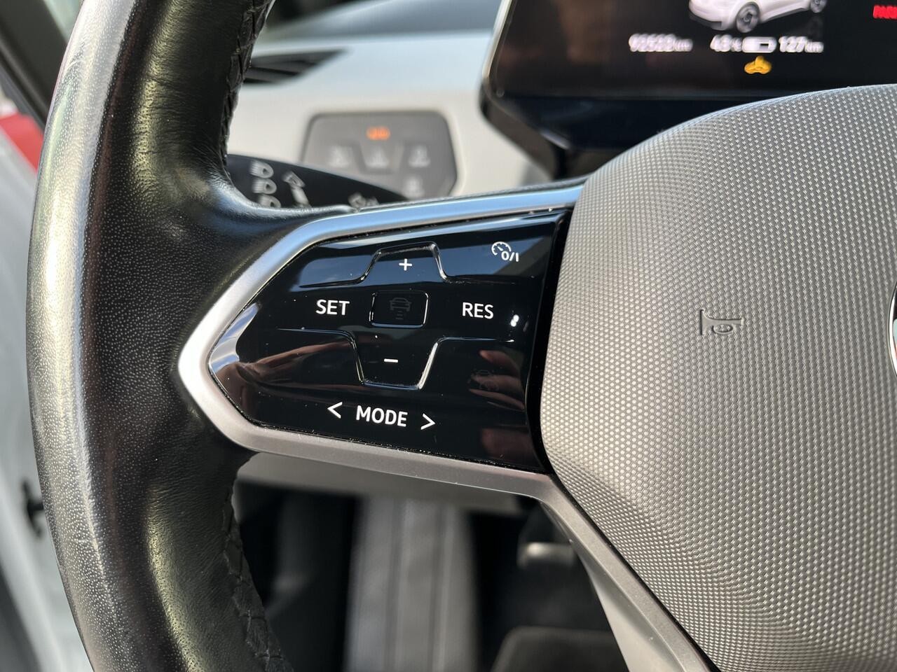 Volkswagen ID.3 First Max 58 kWh / TREKHAAK/ PANO/ CAMERA/ PARK. SENSOREN/ IQ. LIGHT/ ERGO ACTIVE STOELEN/ STOELVERWARM./ NAVI/ CLIMA/ 20" LMV