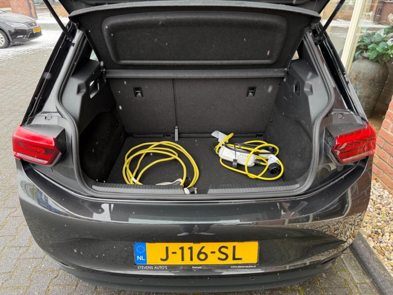 Volkswagen ID.3 First 58 kWh 91% SOH / FASE 3 / STOELVERW. / CARPLAY / ANDROID /