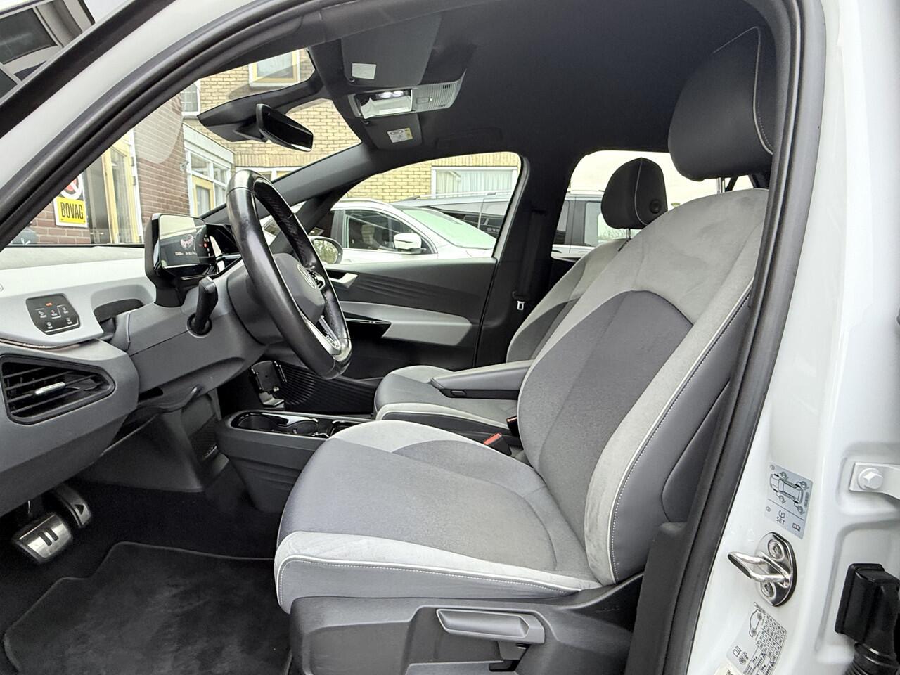 Volkswagen ID.3 First Plus 58 kWh SOH 91.6%,Camera, Trekhaak, 19''Lmv