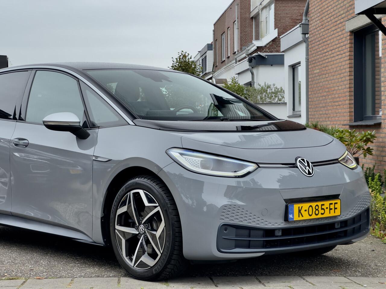 Volkswagen ID.3 FIRST PLUS ACTIE! BETAAL NU 50% 9950 DE REST IN 2JR RENTEVRIJ FINANCIEREN