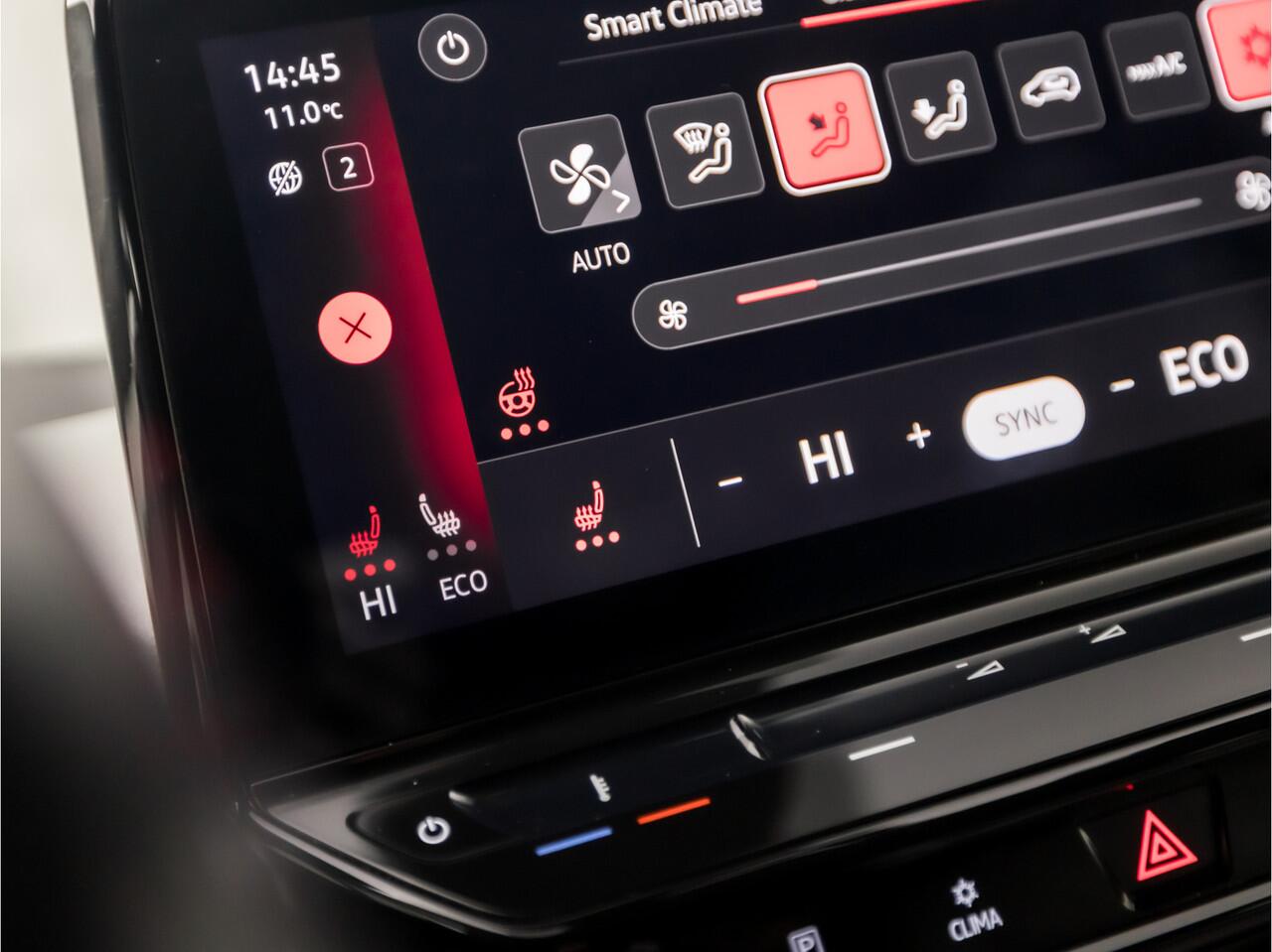 Volkswagen ID.3 First Plus 58 kWh 204Pk Automaat (APPLE CARPLAY, GROOT NAVI, CAMERA, STUUR/STOELVERWARMING, KEYLESS, GETINT GLAS, ADAPTIVE CRUISE, ZWART HEMEL, NIEUWSTAAT)