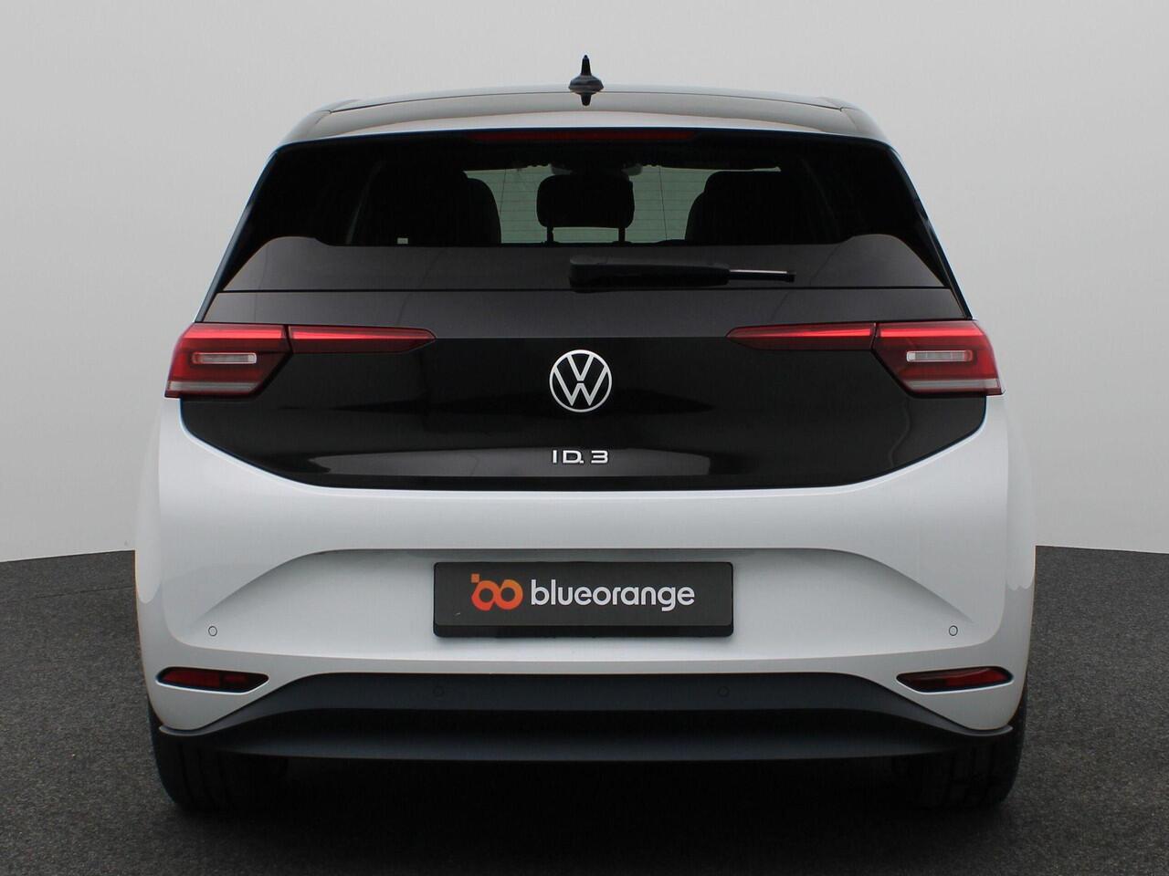 Volkswagen ID.3 First Max 58 kWh 204PK Aut. Panoramadak, 93% SOH,Keyless, Achteruitrijcamera, Side Assist, Head-Up Display, Ergo Comfort stoel, Stoel-Stuurverwarming, 20" LM Velgen, Adaptieve Cruise Control