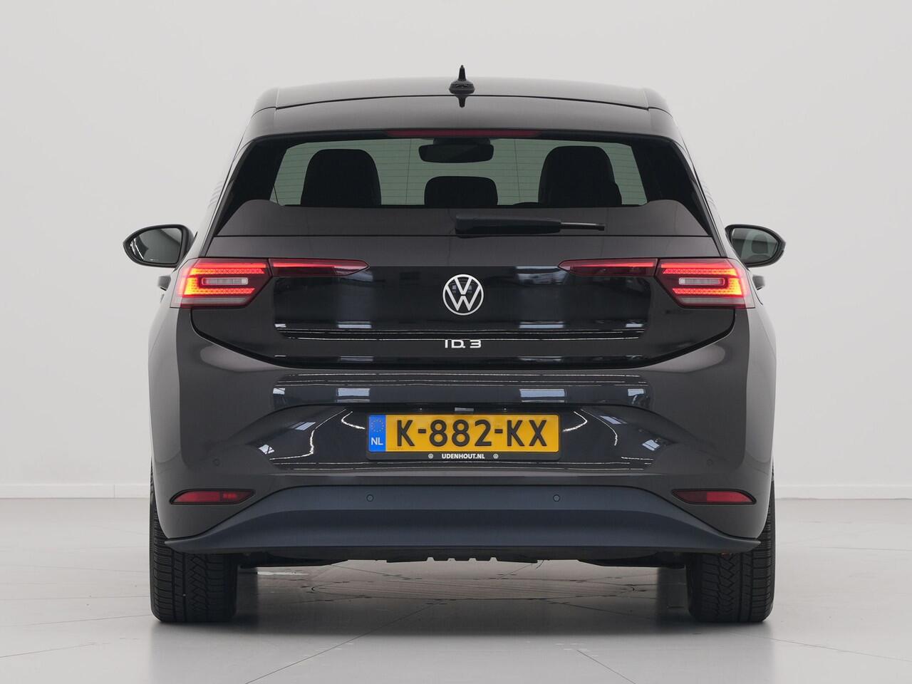 Volkswagen ID.3 First Plus 58 kWh Navigatie Carplay stoel/stuurverwarming Camera 89%SOH Demo TH