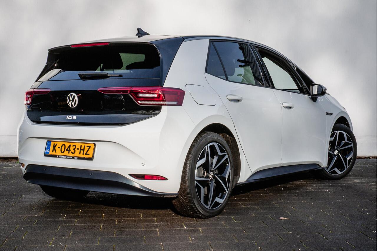Volkswagen ID.3 First Plus 58 kWh Camera/ Stoel-stuurverwarming/ Full led/ Navigatie/ Carplay/ 19" Lmv