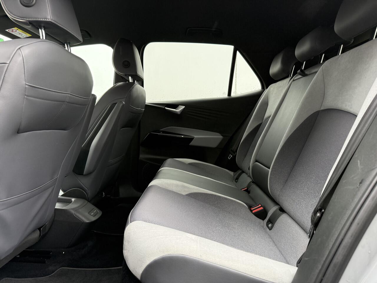 Volkswagen ID.3 BWJ 2020 First Plus 204 PK 58 kWh IQ. LICHT | ADAPTIVE CRUISE | FULL LED | STOEL + STUUR VERW. | CAMERA | LMV | PDC