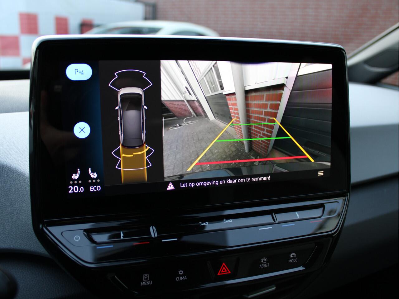 Volkswagen ID.3 First Plus 204PK 58 kWh /NAVI/MATRIX LED/Keyless/19'LM/PDC/Achteruitrijcamera/ACC/Standkachel/Stoelverw./NAP! 1e eig!