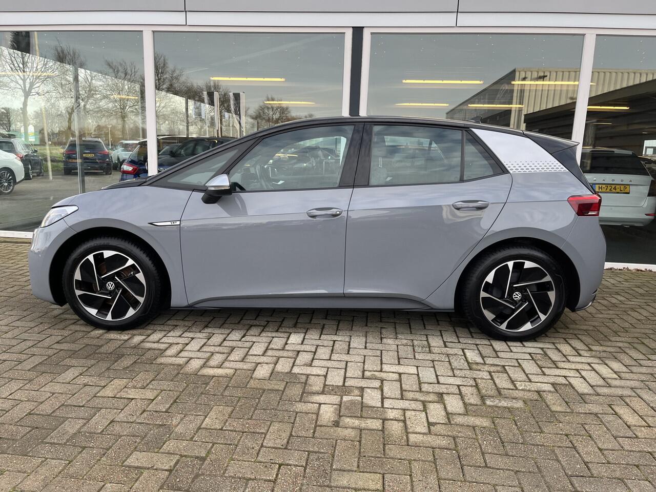 Volkswagen ID.3 First 58 kWh 50% deal 7.775,- ACTIE Carplay / Stoelverwarming / Clima / Cruise