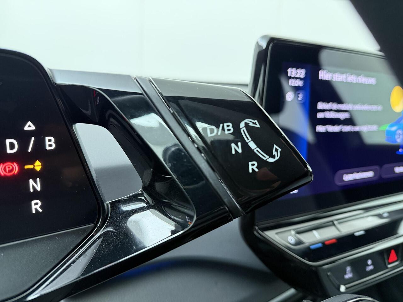 Volkswagen ID.3 Pure 45 kWh | 150 PK | SoH 89%| Adaptive cruise control | Climate control | Navigatiesysteem |