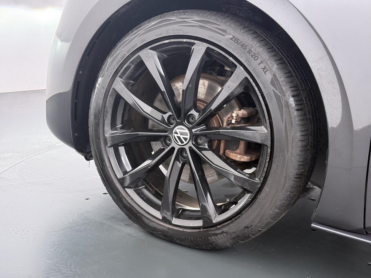 Volkswagen ID.3 First Max 58kWh Pano-dak Adap.Cruise Camera Elektr.Sport-Stoel+Verwarmd PDC Apple Carplay Android Ergo Active-Stoel Navi-Pro Ecc Stoel-Stuurverwarming Lmv Privacy Glas Keyless Advanced Led-Achterlicht dynamisch Matrix Led Origineel Nederlandse Auto Zeer c