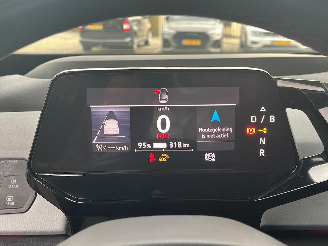 Volkswagen ID.3 First Max 58 kWh / Panorama dak / IQ Led / Navi / Steunhaak/ Getint glas / 20 Inch / Elect. + Massage Stoel