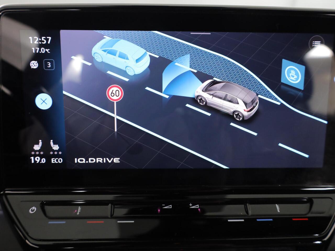 Volkswagen ID.3 First Plus 58 kWh 204pk|19'LM-velgen| Matrix LED| verwarmde voorstoelen| SOH 88%