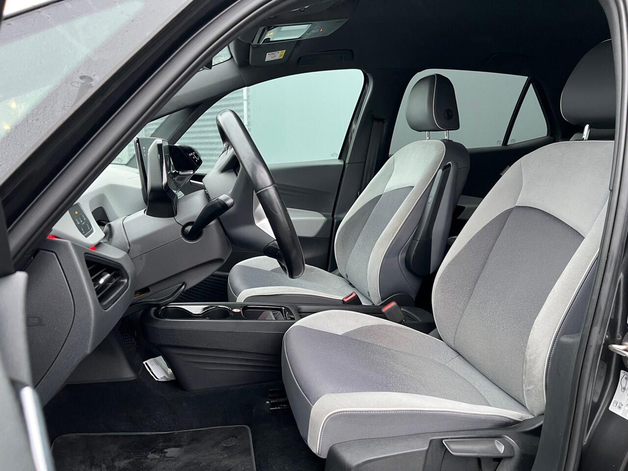 Volkswagen ID.3 BWJ 10-2020 | First Plus 58 kWh 204PK | 19'' LMV | CAMERA A | STOELVERW | AD CRUISE | CARPLAY | NAVI | CLIMA |