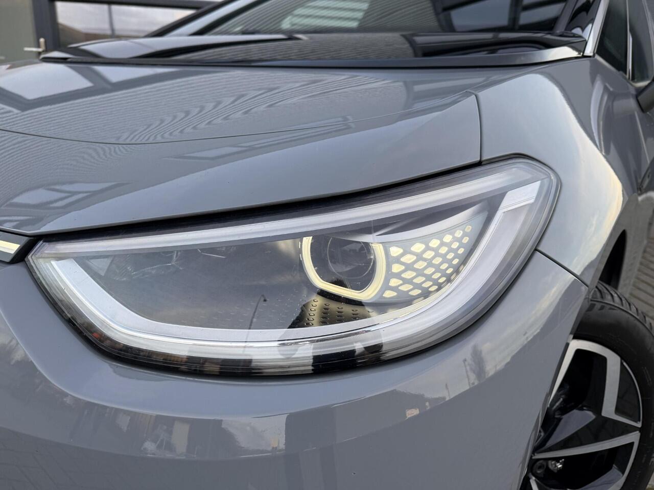 Volkswagen ID.3 First Plus 58 kWh ?SOH 93% ?Rijklaarprijs ?Matrix LED ?Full LED ?Alcantara ?Sfeerverlichting ?Navigatie ?Camera ?Lichtmetaal 19" ?Parkeersensoren