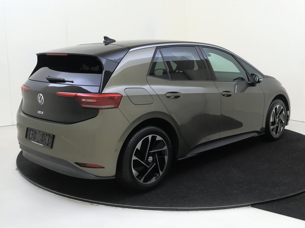 Volkswagen ID.3 Pro Business | Achterlichten LED, luxe uitgevoerd incl. dynamische knipperlichten | Airconditioning automatisch, 2-zone (Climatronic) | Buitenspiegels elektrisch instel-, verwarm- en inklapbaar