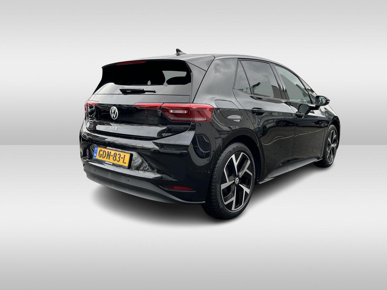 Volkswagen ID.3 Pro Business 58 kWh Navigatie Pro / Parkeersensoren / App-connect / 19"LM Velgen / Camera Rijdende Demo, graag bezichtiging op afspraak