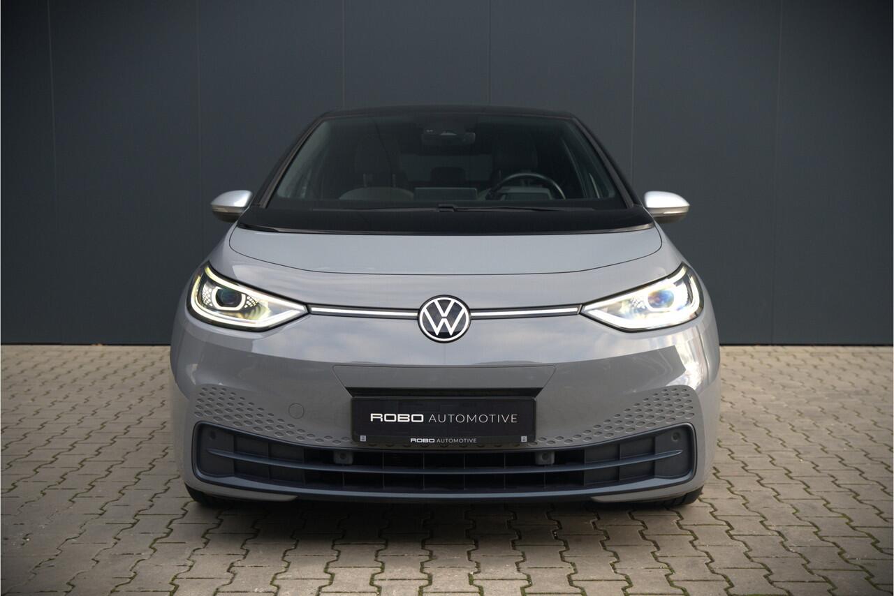 Volkswagen ID.3 First Plus 58 kWh | Stoelverwarming | Stuurverwarming | Camera | Adaptive Cruise Control | Navigatie | Standkachel | Keyless | Parkeersensoren | LED | Apple Carplay | BTW |