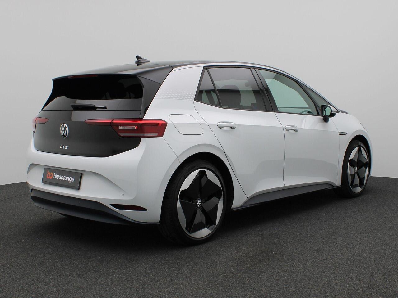 Volkswagen ID.3 First Max 58 kWh 204PK Aut. Panoramadak, 93% SOH,Keyless, Achteruitrijcamera, Side Assist, Head-Up Display, Ergo Comfort stoel, Stoel-Stuurverwarming, 20" LM Velgen, Adaptieve Cruise Control