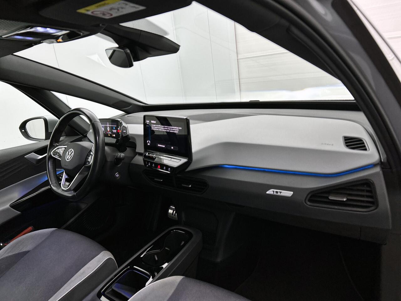 Volkswagen ID.3 First Plus 58 kWh | Matrix led koplampen | 19 Inch | SOH 93,4% | Nederlandse Auto | NAP |