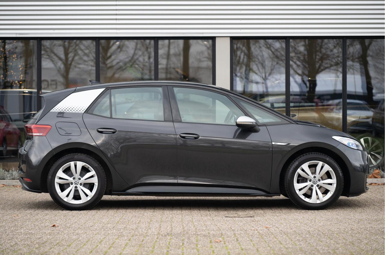 Volkswagen ID.3 First 58 kWh | Adapt. Cruise | Navi | Stoelverw. | PDC V+A | 18"