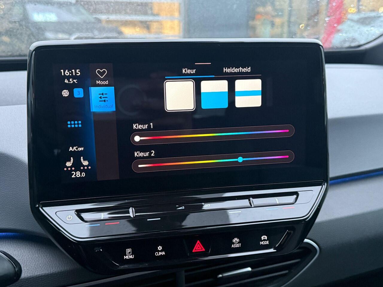 Volkswagen ID.3 Life 58 kWh 204PK | Parkeersensoren voor + achter | Sfeerverlichting | Navigatie | Stoelverwarming