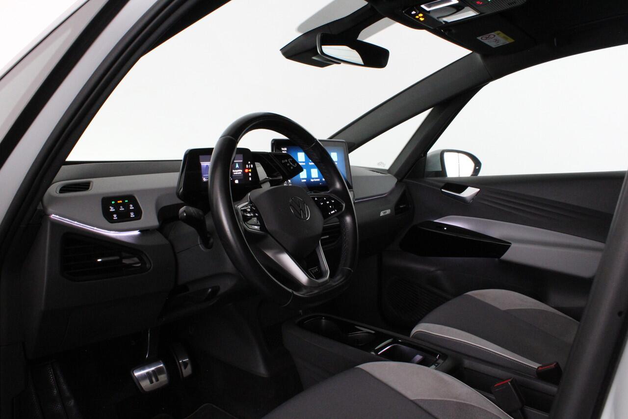 Volkswagen ID.3 First Plus 58 kWh > 204pk/Camera/Matrix-LED/Glacier White met zwart dak