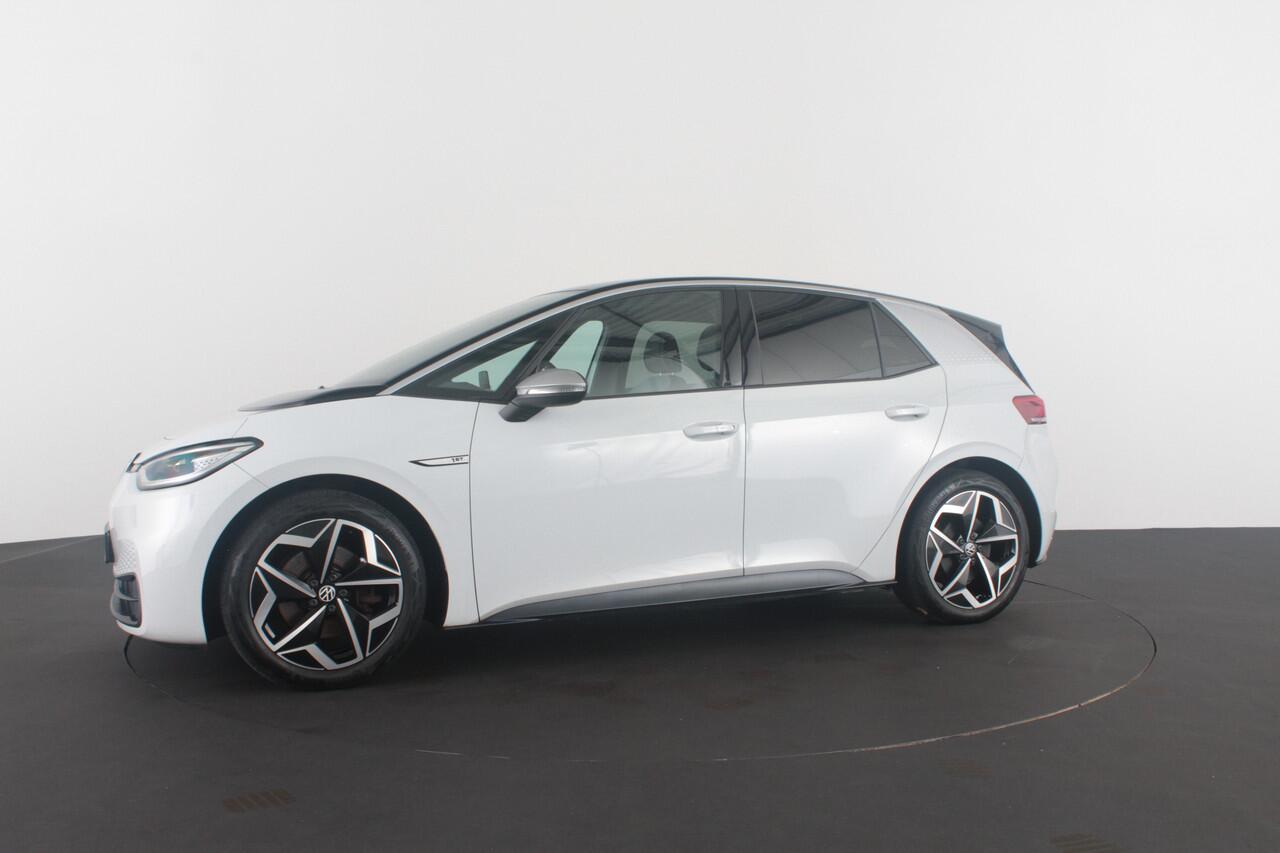 Volkswagen ID.3 First Plus 58 kWh > 204pk/Camera/Matrix-LED/Glacier White met zwart dak
