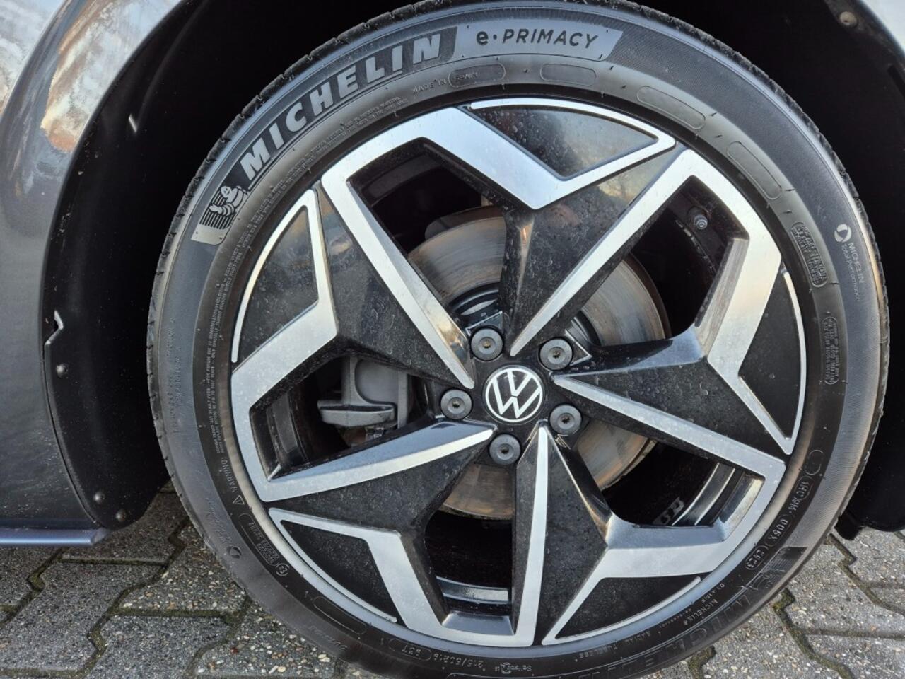 Volkswagen ID.3 FIRST PLUS 58 KWH, BTW auto, 204pk, Stoelverwarming, Camera, ALL IN PRIJS!