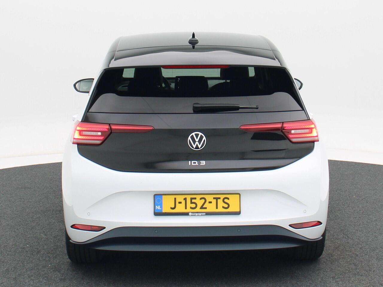 Volkswagen ID.3 First Plus 58 kWh 204 Pk Automaat | Adaptive Cruise | Climate Control | Stoelverwarming | Navigatie | Camera | Carplay | 19 inch | 124.915 Km!!