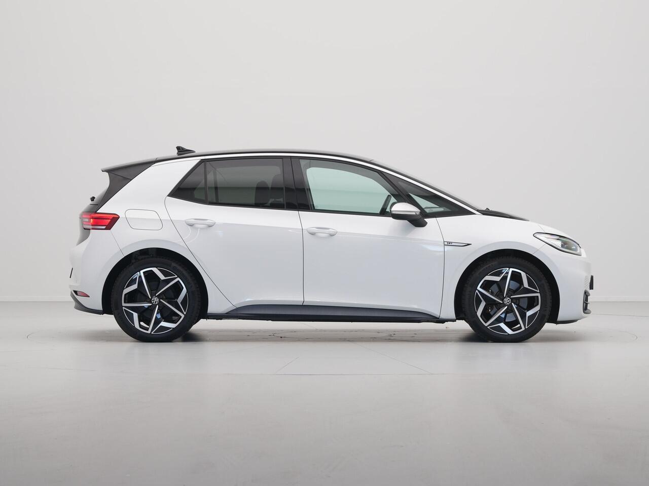 Volkswagen ID.3 First Plus 58 kWh 204pk Camera Navigatie Carplay Stoel/Stuurverwarming Pdc Acc 89