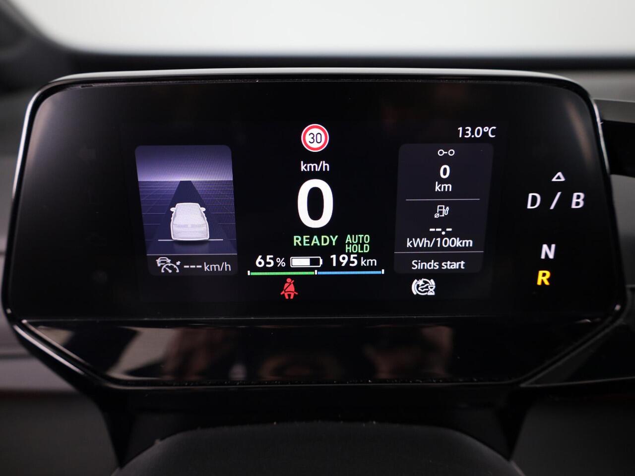 Volkswagen ID.3 First 58 kWh 204 PK | Navigatie | Parkeersensoren | Stoelverwarming | Apple car play / android auto