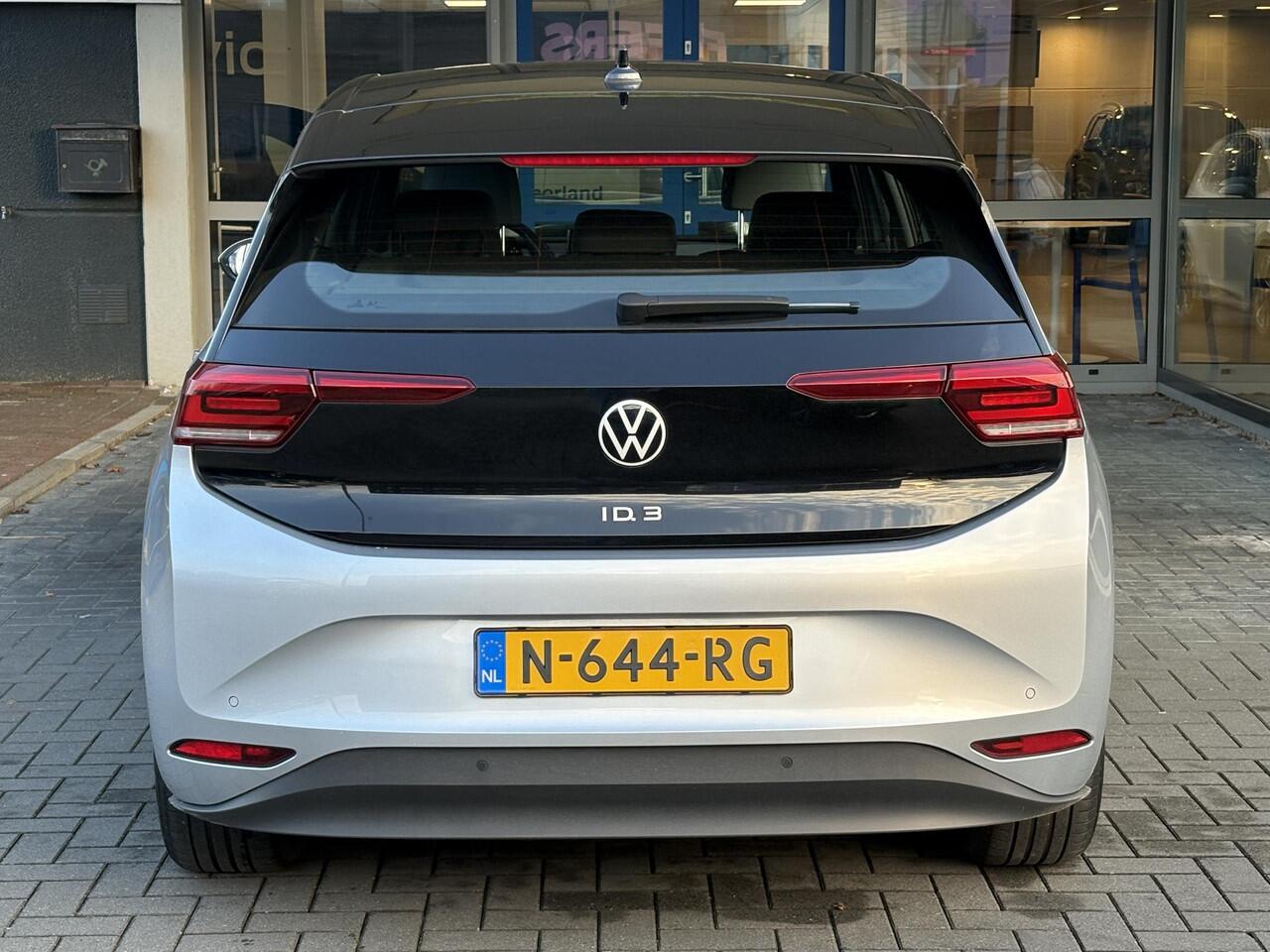 Volkswagen ID.3 Pro 58 kWh First Edition | 360 Camera | Stoel- & Stuurwielverwarming | Adaptive Cruise | Side Assist | Navi |