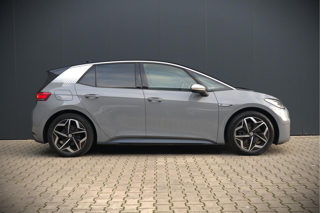 Volkswagen ID.3 First Plus 58 kWh | Stoelverwarming | Stuurverwarming | Camera | Adaptive Cruise Control | Navigatie | Standkachel | Keyless | Parkeersensoren | LED | Apple Carplay | BTW |