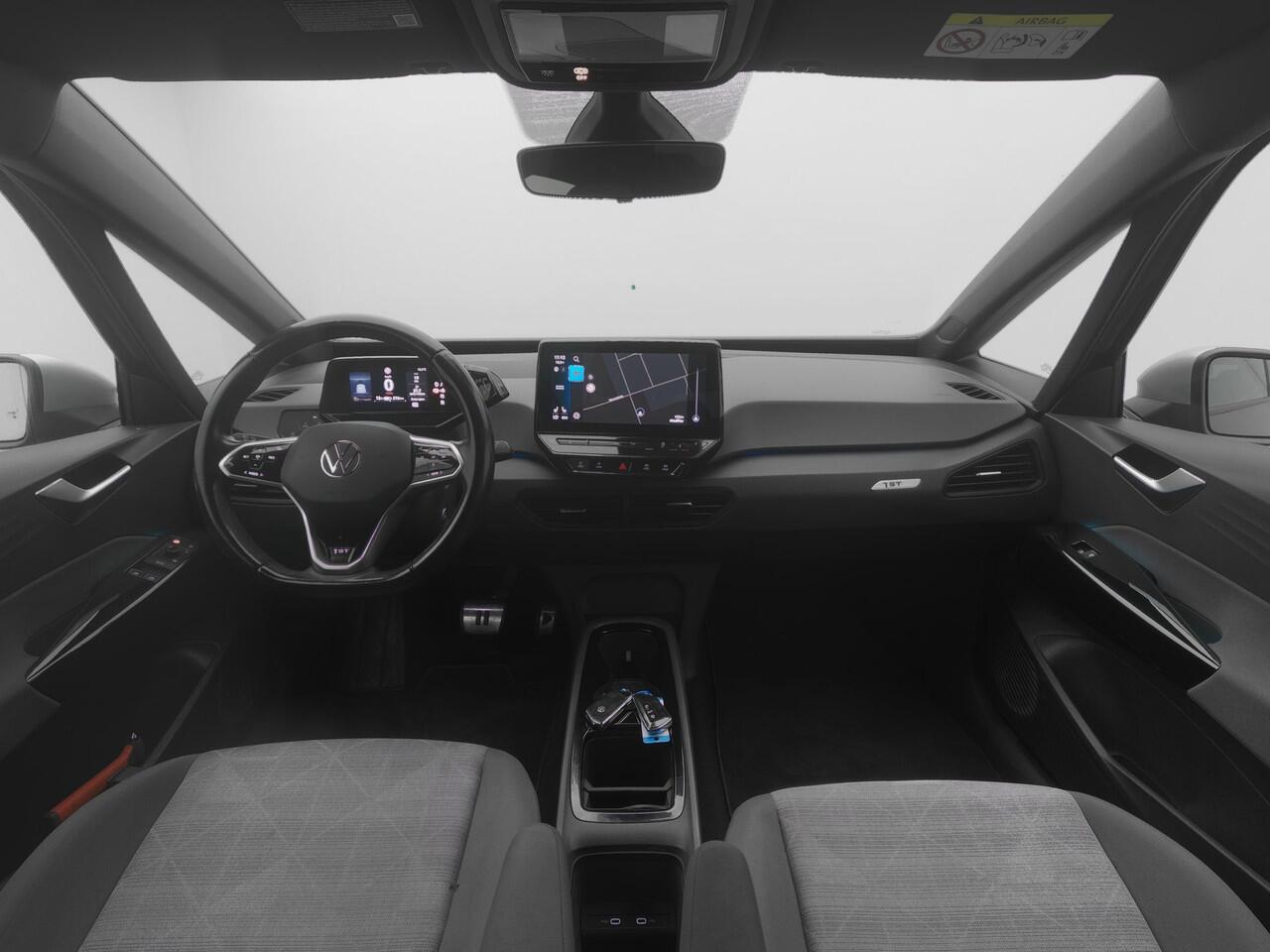 Volkswagen ID.3 First 58 kWh | ADAPTIVE | STOEL- EN STUURVERW. | TREKHAAK