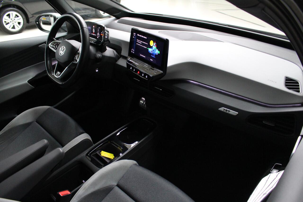 Volkswagen ID.3 First Max 58 kWh Panoramadak | Camera | El. stoelverstelling + massage | IQ-Light