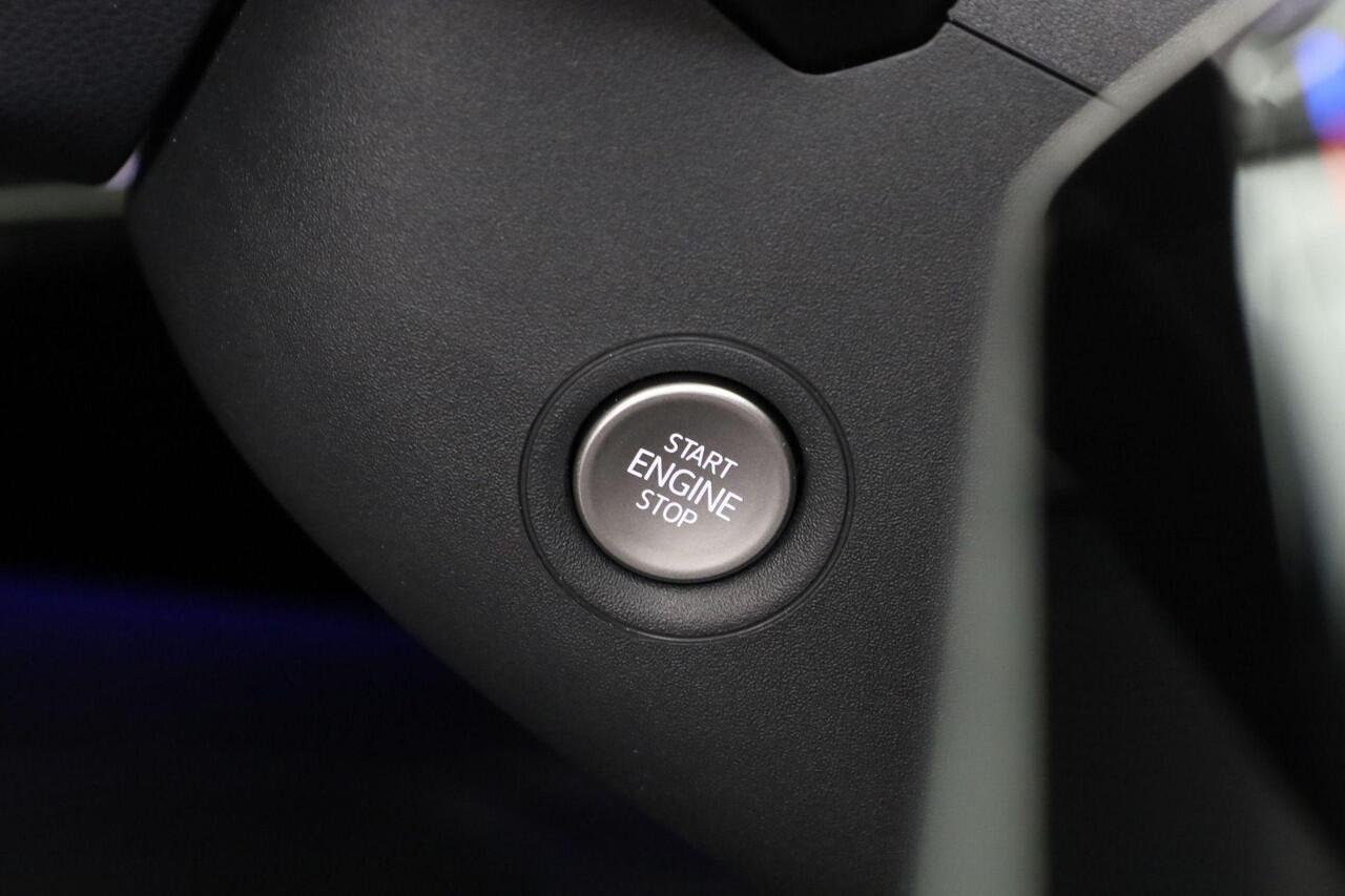 Volkswagen ID.3 Pro Business 59 kWh 150 kW / 204 pk | IQ Light | Achteruitrijcamera | Navigatie | 18 inch