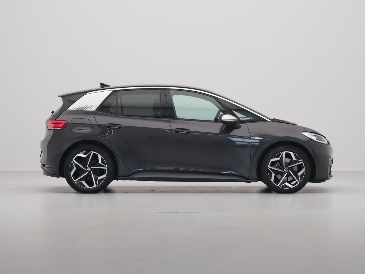 Volkswagen ID.3 First Plus 58 kWh Navigatie Carplay stoel/stuurverwarming Camera 89%SOH Demo TH