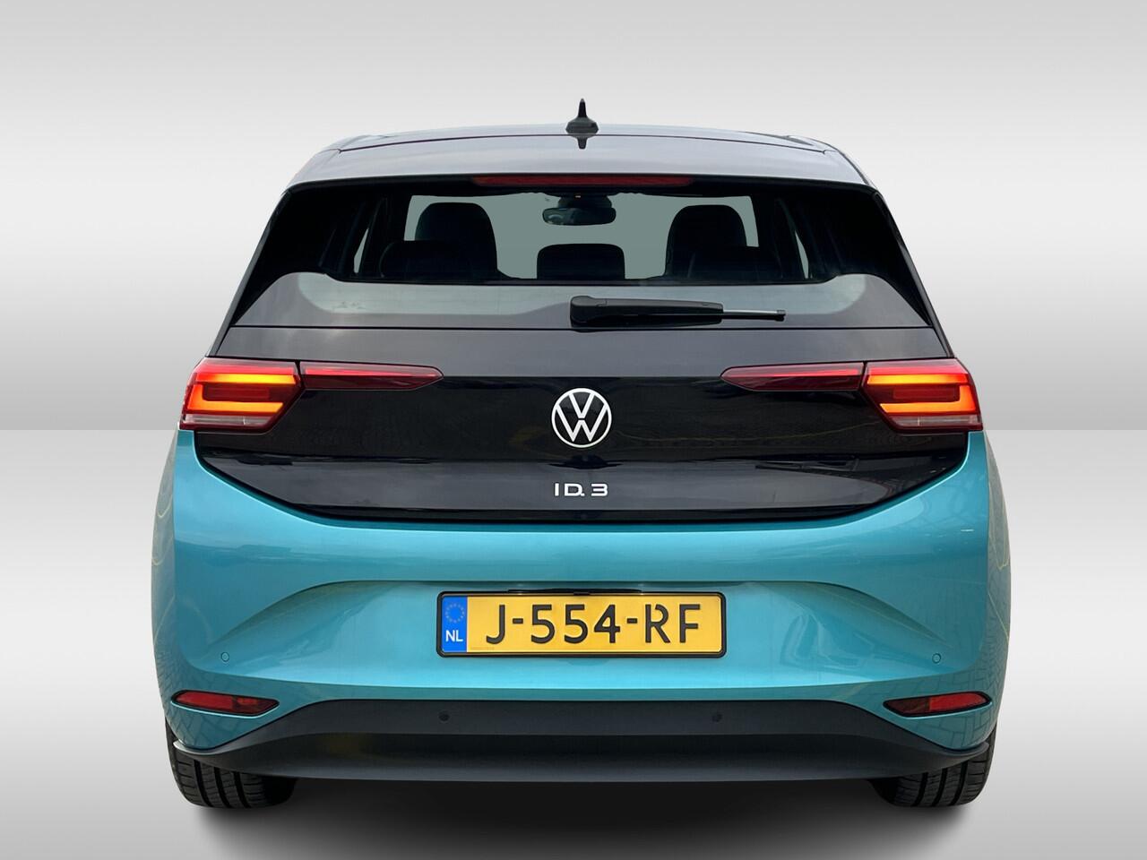Volkswagen ID.3 First 58 kWh / Navigatie / Parkeersensoren V+A / App connect / Lichtmetaal 18 inch /