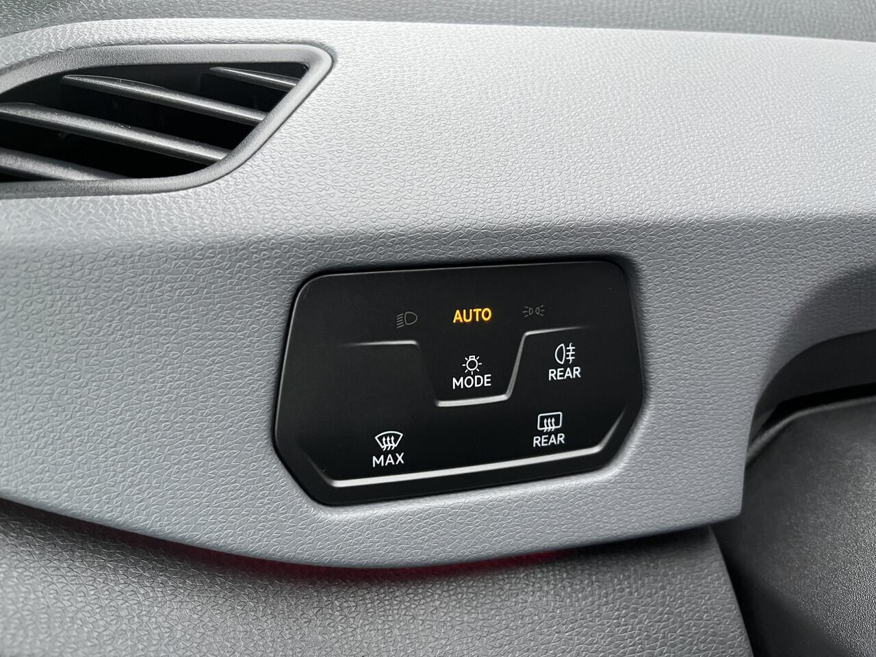 Volkswagen ID.3 First 58 kWh / PARK. SENSOREN/ LED/ NAVI/ STUUR-STOELVERWARM./ ADAPT. CRUISE/ CLIMA/ 18" LMV