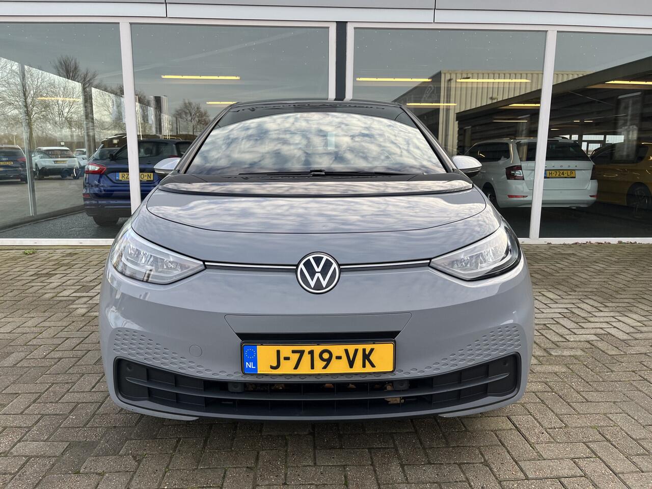 Volkswagen ID.3 First 58 kWh 50% deal 7.775,- ACTIE Carplay / Stoelverwarming / Clima / Cruise