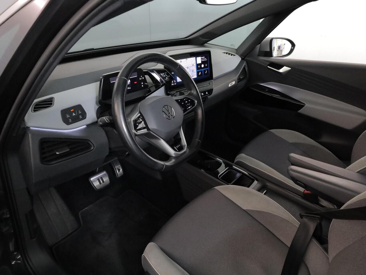 Volkswagen ID.3 First Plus 58 kWh 19'LMvelgen| verwarmd stuur en voorstoelen | Camera| SOH 89%