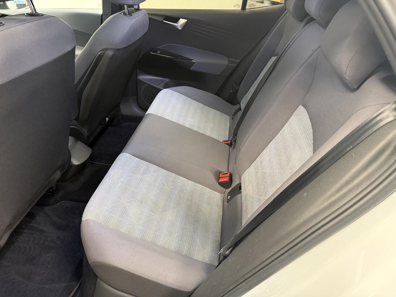 Volkswagen ID.3 First 58 kWh Adaptive-Cruise Full-led Navigatie Trekhaak 24 maanden garantie mogelijk (*vraag naar de voorwaarden)